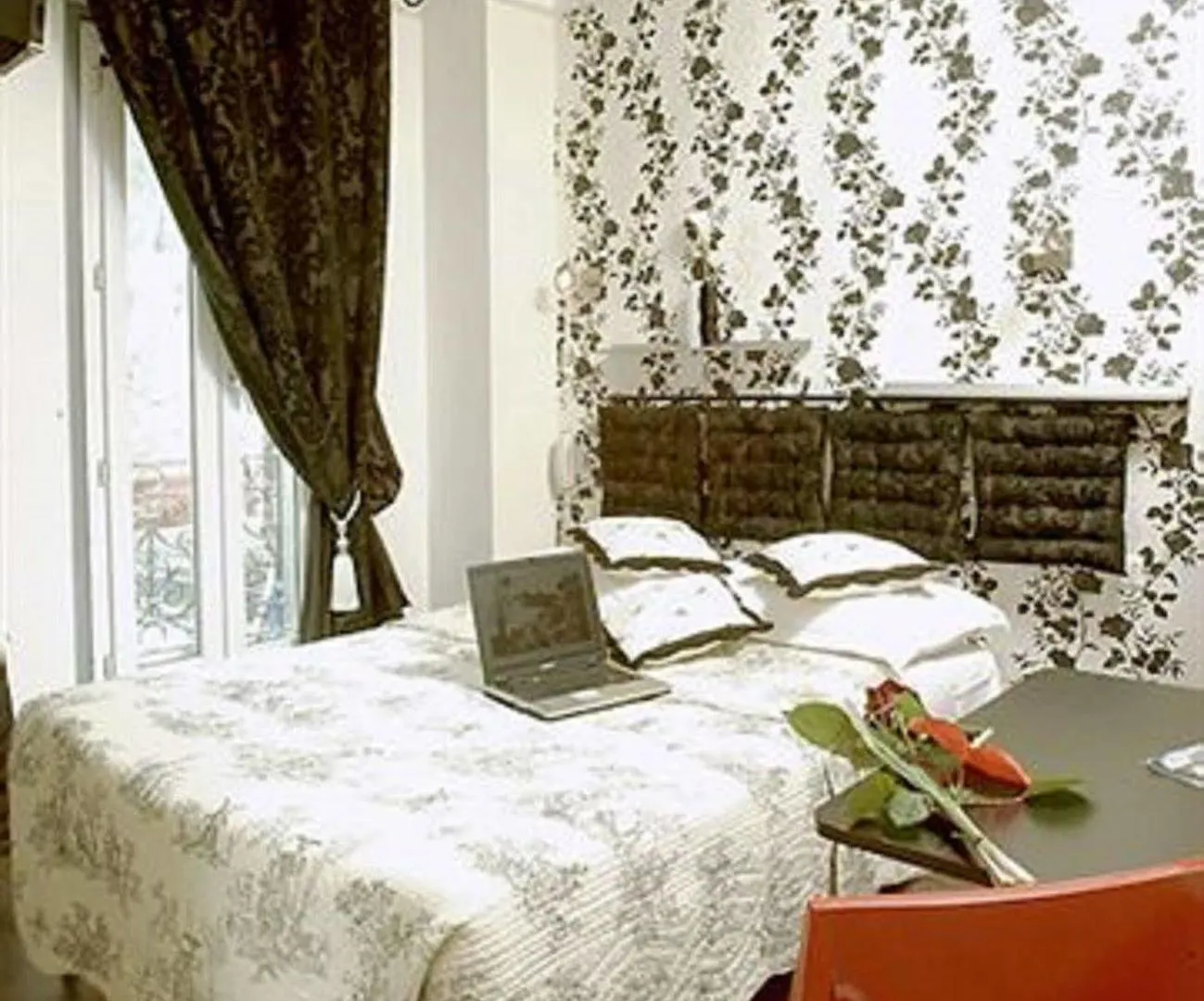 Korner Etoile Hotel
